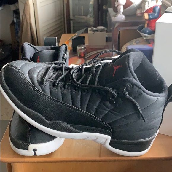black 12s jordans